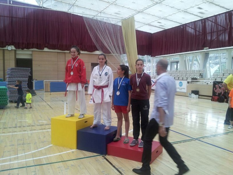 Cuatro medallas para Navarra en el 12+1 Open Karate Escaldes